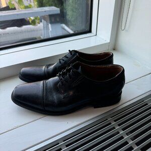 Clarks Black Leather Oxfords